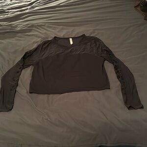 Athleta like new long sleeved crop top